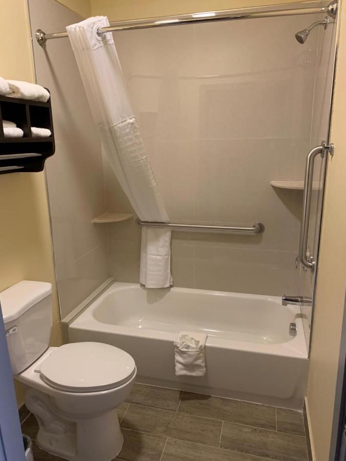 Homestay Inn & Suites Edinburg Bagian luar foto